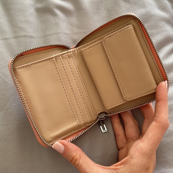 Baby Pink Zipper Wallet — GUESS - Picture 3 of 7